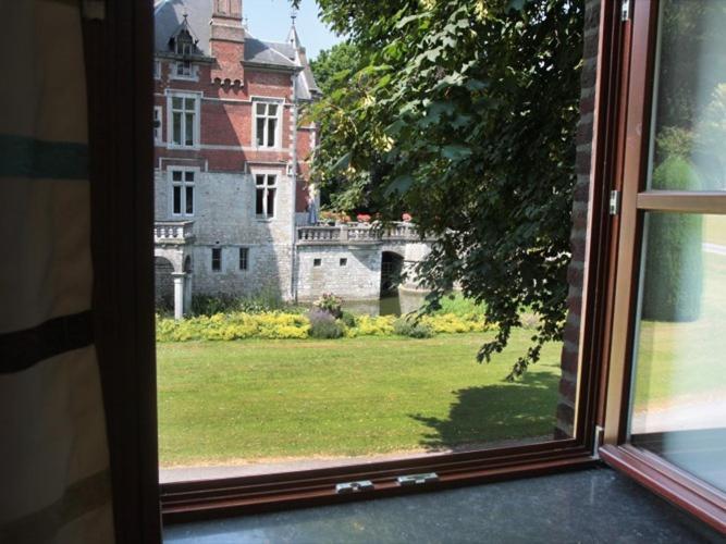 Hotel - Ferme Du Chateau D'Ahin Huy Exterior photo